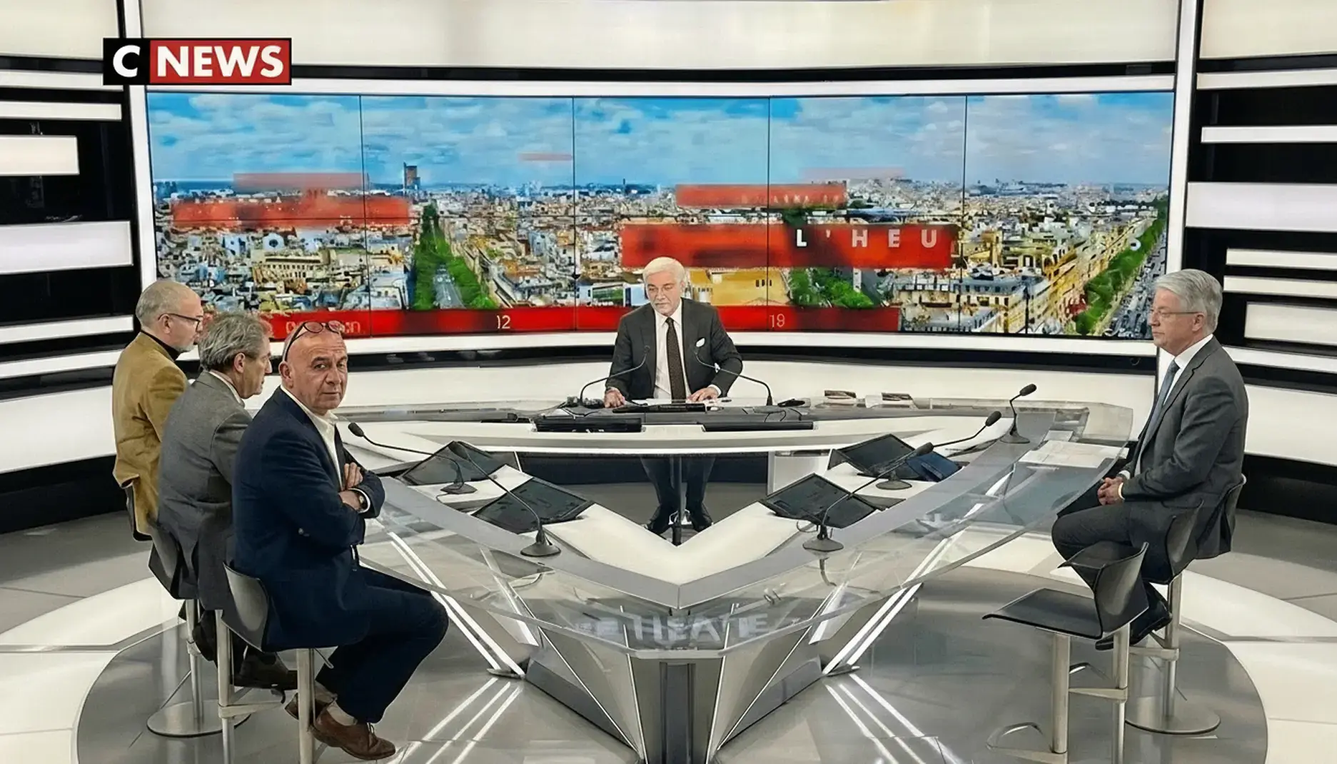 Emmanuel Macron n’a pas nommément cité les termes de « TVA sociale ».